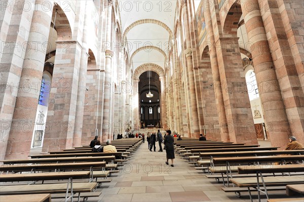 Speyer Cathedral, Church interior with worshippers in the pews during a service, Speyer Cathedral, Unesco World Heritage Site, foundation stone laid around 1030, Speyer, Rhineland-Palatinate, Germany, Europe