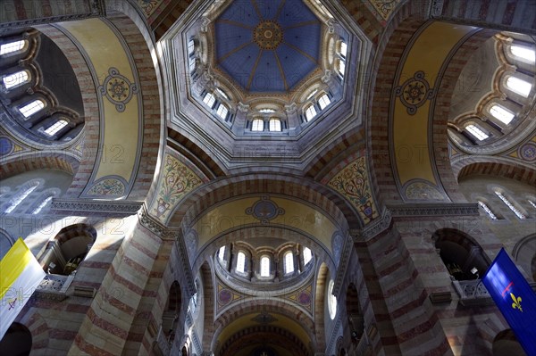 Marseille Cathedral or Cathedrale Sainte-Marie-Majeure de Marseille, 1852-1896, Marseille, View of the dome inside a church with richly decorated frescoes and columns, Marseille, Departement Bouches-du-Rhone, Region Provence- Alpes-Cote d'Azur, France, Europe