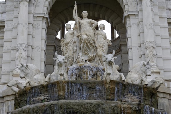 Palais Longchamp, Marseille, Allegorical marble sculpture of a woman surrounded by animals at a fountain, Marseille, Departement Bouches-du-Rhone, Region Provence-Alpes-Cote d'Azur, France, Europe