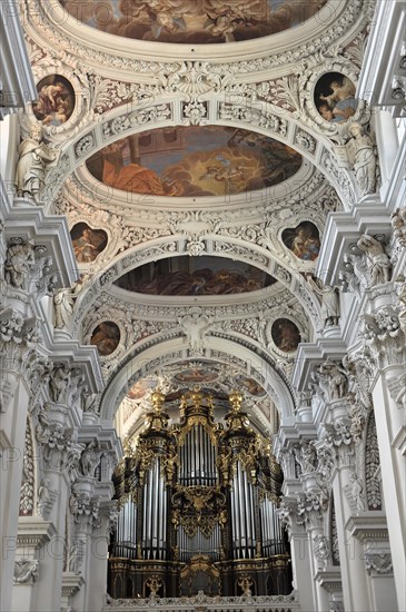 St Stephan Cathedral, Passau, View of the organ and ceiling frescoes inside a baroque church, St Stephan Cathedral, Passau, Bavaria, Germany, Europe