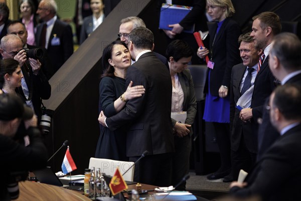 Annalena Baerbock, Federal Foreign Minister, and Dmytro Kuleba, Foreign Minister of Ukraine, photographed in front of the start of a meeting of the North Atlantic Ukraine Council in the format of the Foreign Ministers of the States Parties and Ukraine. Brussels, 04.04.2024. Photographed on behalf of the Federal Foreign Office