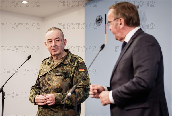 (R-L) Boris Pistorius, Federal Minister of Defence, and General Carsten Breuer, Inspector General of the Bundeswehr, at a press conference on the structural reform of the Bundeswehr in Berlin, 04.04.2024