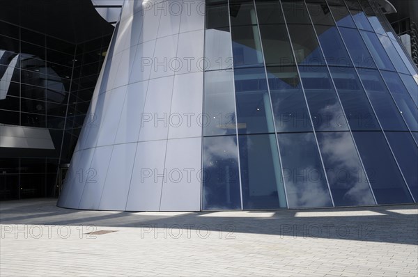 Museum, Mercedes-Benz Museum, Stuttgart, Modern architecture with glass facade reflecting the blue sky and clouds, Mercedes-Benz Museum, Stuttgart, Baden-Wuerttemberg, Germany, Europe