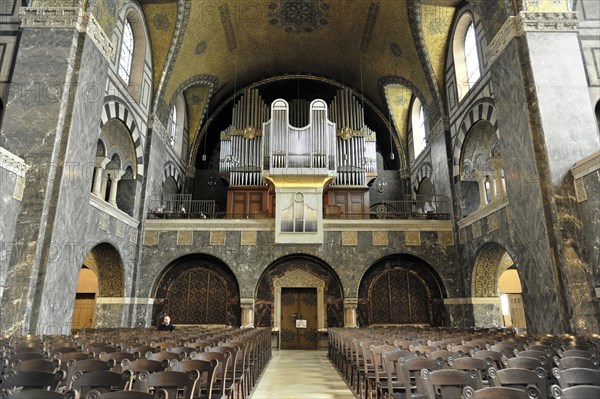 Church of the Redeemer, start of construction 1903, Bad Homburg v. d. Hoehe, Hesse, Church interior with rows of seats and a large organ above arcades, Church of the Redeemer, start of construction 1903, Bad Homburg v. Hoehe, Hesse, Germany, Europe