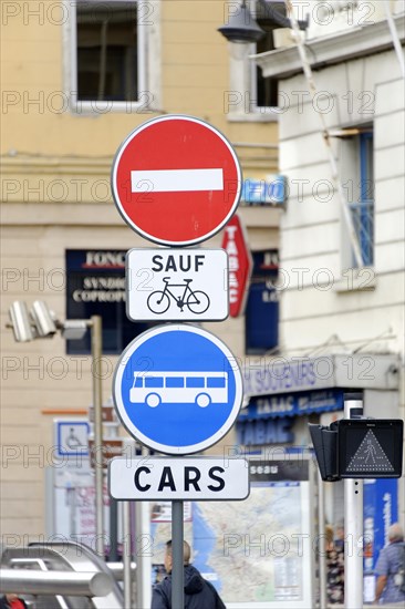 Marseille, street signs showing directions for traffic and buses in a city, Marseille, Departement Bouches du Rhone, Region Provence Alpes Cote d'Azur, France, Europe