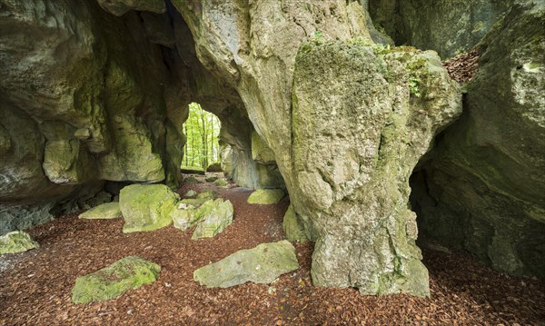 Geotop Geiskirche, rock gate, passage cave, Goessweinstein, Franconian Switzerland, Upper Franconia, Franconia, Bavaria, Germany, Europe