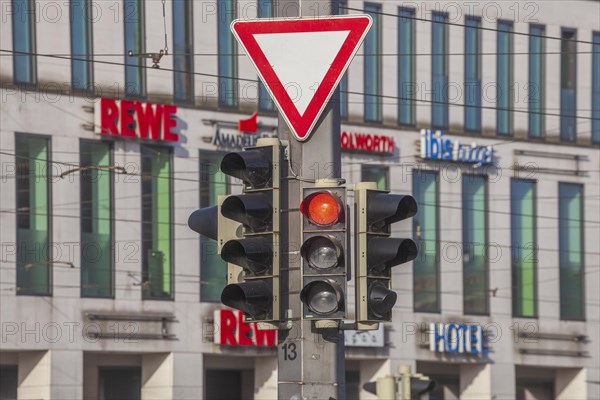 Traffic lights switched to red and traffic sign giving way, Germany, Europe