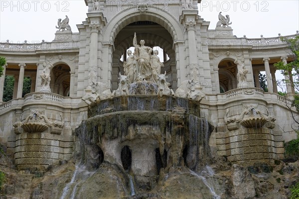 Palais Longchamp, Marseille, Majestic fountain with sculptures and floral archway, Marseille, Departement Bouches-du-Rhone, Provence-Alpes-Cote d'Azur region, France, Europe