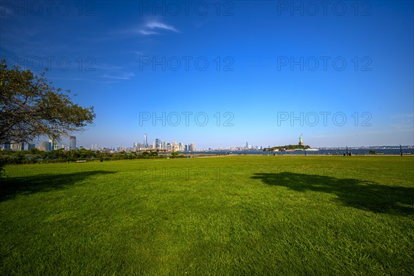 Views on New York Harbor, Manhattan and Statue of Liberty from the Liberty State Park, Jersey City, NJ, USA, USA, North America