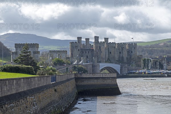 Castle, bridge, River Conwy, Conwy, Wales, Great Britain