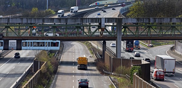 Wuppertal suspension railway crosses the A46 motorway at Sonnborner Kreuz, motorway junction, Wuppertal, North Rhine-Westphalia, Germany, Europe