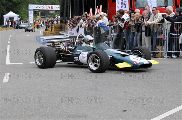 A modern Formula 1 car during a demonstration on a temporary race track, SOLITUDE REVIVAL 2011, Stuttgart, Baden-Wuerttemberg, Germany, Europe