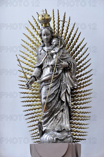 The Neumuenster collegiate monastery, diocese of Wuerzburg, Kardinal-Doepfner-Platz, statue of the Madonna and Child surrounded by a silver halo, Wuerzburg, Lower Franconia, Bavaria, Germany, Europe