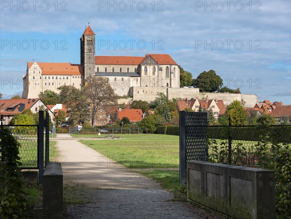 View of the Schlossberg with St Servatius collegiate church and Renaissance castle, UNESCO World Heritage Site, Quedlinburg, Saxony-Anhalt, Germany, Europe