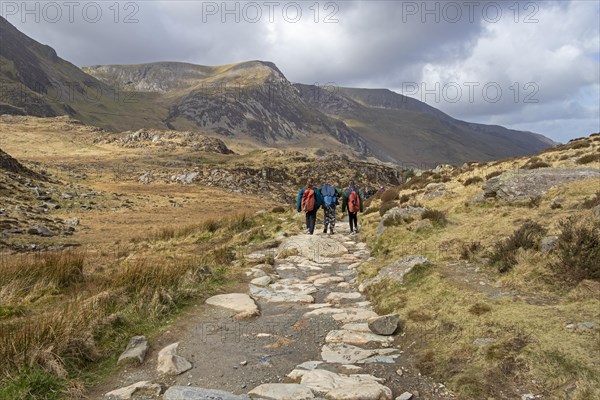 People, LLyn Idwal walking trail, Snowdonia National Park near Pont Pen-y-benglog, Bethesda, Bangor, Wales, Great Britain