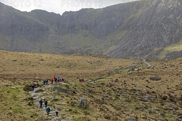 People, LLyn Idwal walking trail, Snowdonia National Park near Pont Pen-y-benglog, Bethesda, Bangor, Wales, Great Britain