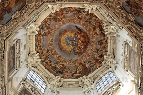 St Stephen's Cathedral, Passau, Ceiling fresco in the choir, 1680, God the Father surrounded by angels, St Stephen's Cathedral, Passau, Impressive ceiling painting in Baroque style with illusionistic perspectives, St Stephen's Cathedral, Passau, Bavaria, Germany, Europe