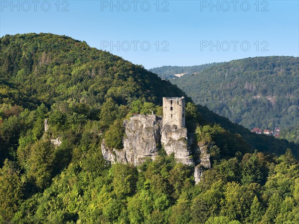 View of the Neideck castle ruins in the Wiesenttal valley, landmark of Franconian Switzerland, Franconian Switzerland, Franconia, Bavaria, Germany, Europe
