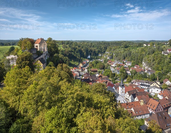 View of Pottenstein with castle and landscape, Townscape, Franconian Switzerland, Franconian Alb, Upper Franconia, Franconia, Bavaria