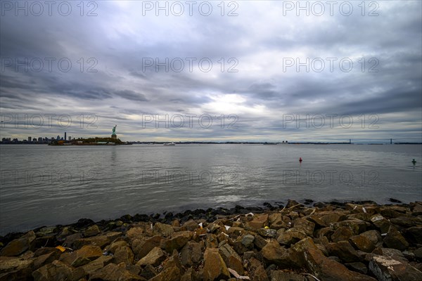 Views on New York Harbor, Manhattan and Statue of Liberty from the Liberty State Park, Jersey City, NJ, USA, USA, North America