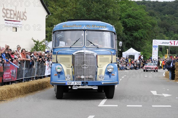 Mercedes-Benz O319, built in 1964, A blue vintage lorry from Mercedes-Benz takes part in a road rally, SOLITUDE REVIVAL 2011, Stuttgart, Baden-Wuerttemberg, Germany, Europe