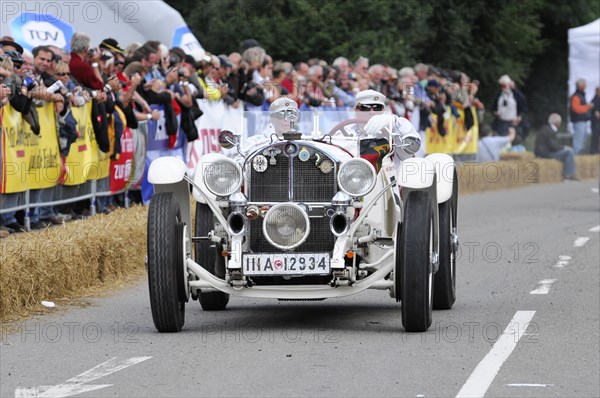 Mercedes-Benz SSK, built in 1928, A white classic racing car with the number 12 drives past a crowd of people, SOLITUDE REVIVAL 2011, Stuttgart, Baden-Wuerttemberg, Germany, Europe