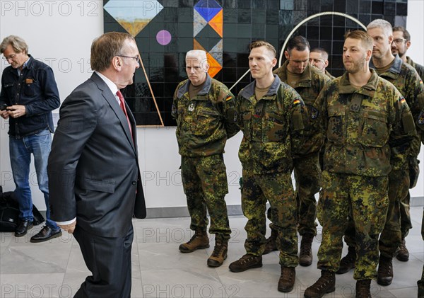 Federal Minister of Defence Boris Pistorius, SPD, bids farewell to the 20 or so soldiers of the Lithuanian brigade's preliminary command at BER Airport. By the fourth quarter of 2024, the pre-commando is to grow to a deployment team of around 150 members of the German Armed Forces. The army brigade will be reorganised in Lithuania with the name Panzerbrigade 45. After the brigade is officially commissioned in 2025, the other forces are to be deployed starting in 2025. The Lithuanian brigade should be operational by the end of 2027. Berlin, 08.04.2024