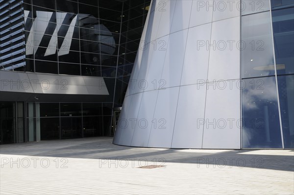 Museum, Mercedes-Benz Museum, Stuttgart, Futuristic building with reflective glass facade and clear design lines, Mercedes-Benz Museum, Stuttgart, Baden-Wuerttemberg, Germany, Europe