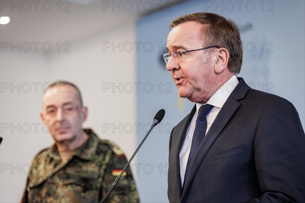 (L-R) Boris Pistorius, Federal Minister of Defence, and General Carsten Breuer, Inspector General of the Bundeswehr, at a press conference on the structural reform of the Bundeswehr in Berlin, 04.04.2024