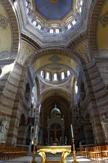 Marseille Cathedral or Cathedrale Sainte-Marie-Majeure de Marseille, 1852-1896, Marseille, Interior of a church with a view of the dome, altar and rows of columns, Marseille, Departement Bouches-du-Rhone, Region Provence-Alpes-Cote d'Azur, France, Europe