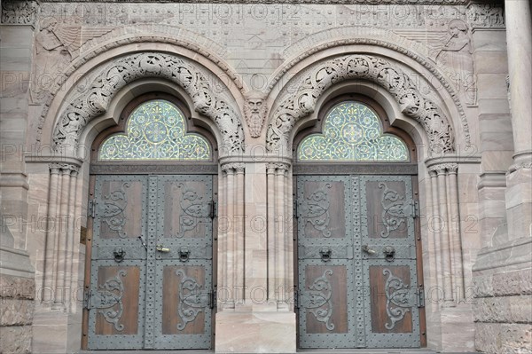 Church of the Redeemer, start of construction 1903, Bad Homburg v. d. Hoehe, Hesse, Close-up of ornate wooden doors of a church with ornate door handles and carvings, Church of the Redeemer, start of construction 1903, Bad Homburg v. Hoehe, Hesse, Germany, Europe