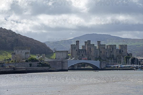 Castle, bridge, double-decker bus, River Conwy, Conwy, Wales, Great Britain