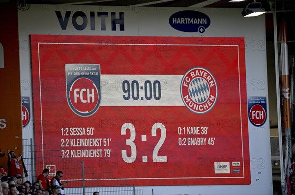 Historical scoreboard result, score, final score, 1. FC Heidenheim 1846 FCH 3 vs FC Bayern Muenchen FCB 2 Voith-Arena, Heidenheim, Baden-Wuerttemberg, Germany, Europe