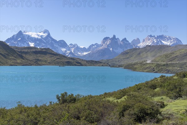 Lago Pehoe, mountain range of the Andes, Torres del Paine National Park, Parque Nacional Torres del Paine, Cordillera del Paine, Towers of the Blue Sky, Region de Magallanes y de la Antartica Chilena, Ultima Esperanza province, UNESCO biosphere reserve, Patagonia, end of the world, Chile, South America