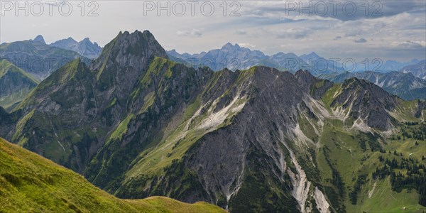 Mountain panorama from Laufbacher-Eckweg to Hoefats, 2259m, Allgaeu Alps, Allgaeu, Bavaria, Germany, Europe