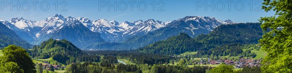 Panorama from Malerwinkel into the Illertal with Fischen, behind it the Allgaeu Alps, Oberallgaeu, Bavaria, Germany, Europe