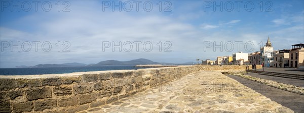 Fortress wall facing the sea, panoramic view, old town centre, Alghero, Sardinia, Italy, Europe