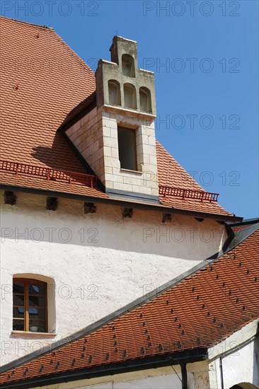 Wildenstein Castle, Spornburg, medieval castle complex, detail, roof, tile, window, best preserved fortification from the late Middle Ages, today youth hostel, historic building, architecture, Leibertingen, Sigmaringen district, Swabian Alb, Baden-Wuerttemberg, Germany, Europe