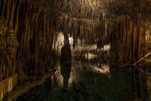 Amazing photos of Drach Caves in Mallorca, Spain, Europe