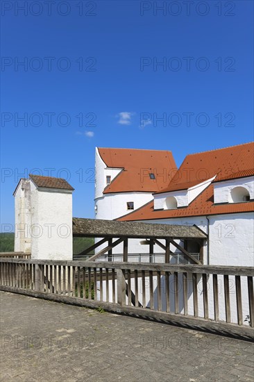 Wildenstein Castle, Spornburg, medieval castle complex, best preserved fortress from the late Middle Ages, entrance, access, bridge, today youth hostel, historic buildings, architecture, Leibertingen, Sigmaringen district, Swabian Alb, Baden-Wuerttemberg, Germany, Europe