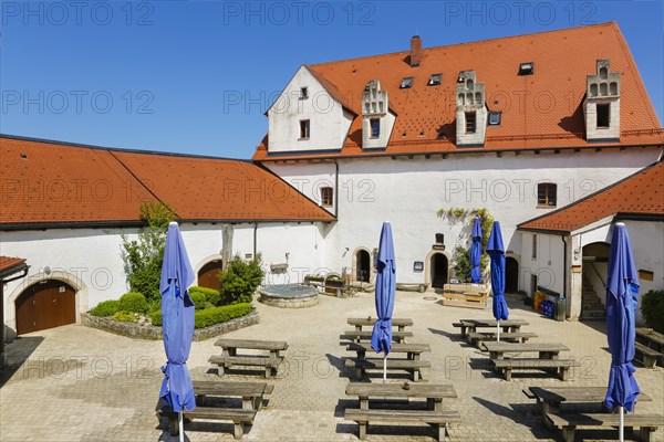 Wildenstein Castle, Spornburg, medieval castle complex, best preserved fortification from the late Middle Ages, today youth hostel, inner courtyard, castle tavern, sunshades, wooden tables, seating, historic buildings, architecture, Leibertingen, Sigmaringen district, Swabian Alb, Baden-Wuerttemberg, Germany, Europe