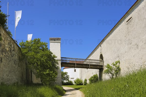 Wildenstein Castle, Spornburg, medieval castle complex, best preserved fortress from the late Middle Ages, entrance, access, bridge, today youth hostel, historic buildings, architecture, Leibertingen, Sigmaringen district, Swabian Alb, Baden-Wuerttemberg, Germany, Europe