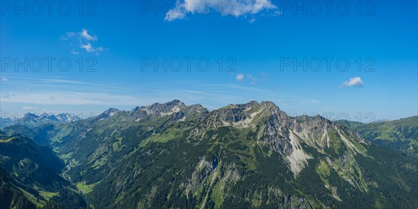 Panorama from the Wildengundkopf, 2238m to the three Schafalpenkoepfe, Fiderescharte, 2214m, Allgaeu Alps, Allgaeu, Bavaria, Germany, Europe