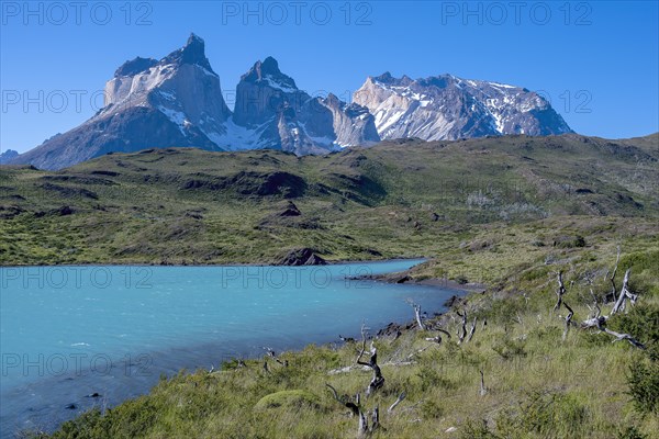 Lago Pehoe, mountain range of the Andes, Torres del Paine National Park, Parque Nacional Torres del Paine, Cordillera del Paine, Towers of the Blue Sky, Region de Magallanes y de la Antartica Chilena, Ultima Esperanza province, UNESCO biosphere reserve, Patagonia, end of the world, Chile, South America