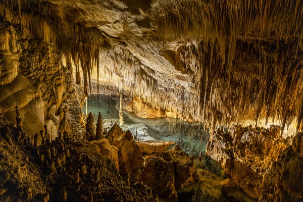 Amazing photos of Drach Caves in Mallorca, Spain, Europe