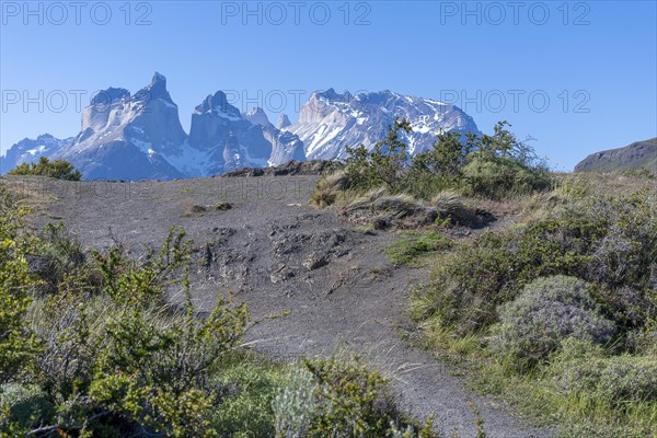 Lago Pehoe, mountain range of the Andes, Torres del Paine National Park, Parque Nacional Torres del Paine, Cordillera del Paine, Towers of the Blue Sky, Region de Magallanes y de la Antartica Chilena, Ultima Esperanza province, UNESCO biosphere reserve, Patagonia, end of the world, Chile, South America