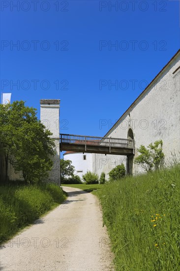 Wildenstein Castle, Spornburg, medieval castle complex, best preserved fortress from the late Middle Ages, entrance, access, bridge, today youth hostel, historic buildings, architecture, Leibertingen, Sigmaringen district, Swabian Alb, Baden-Wuerttemberg, Germany, Europe