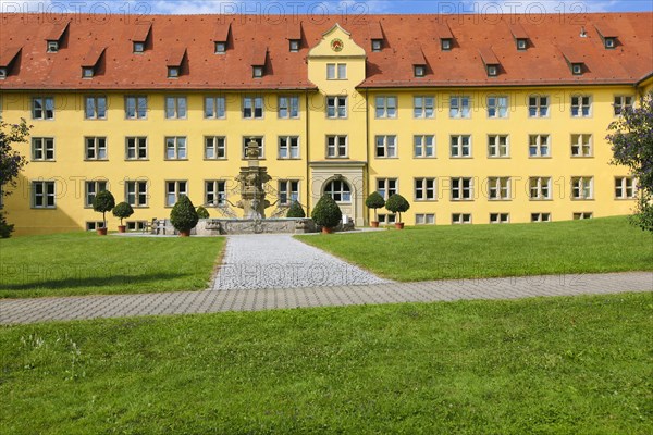 Winnental Castle built in the 15th century by the Teutonic Knights as the seat of the Winnender Kommende, former castle of the Teutonic Order, today Winnenden Castle Clinic Centre for Psychiatry, castle building, historical building, architecture, castle park, lawn, meadow, fountain, clock, paths, Winnenden, Rems-Murr-Kreis, Baden-Wuerttemberg, Germany, Europe