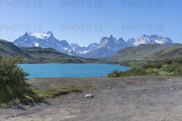 Lago Pehoe, mountain range of the Andes, Torres del Paine National Park, Parque Nacional Torres del Paine, Cordillera del Paine, Towers of the Blue Sky, Region de Magallanes y de la Antartica Chilena, Ultima Esperanza province, UNESCO biosphere reserve, Patagonia, end of the world, Chile, South America