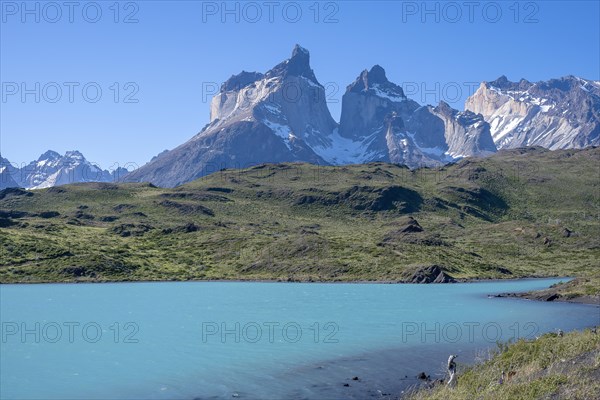 Lago Pehoe, mountain range of the Andes, Torres del Paine National Park, Parque Nacional Torres del Paine, Cordillera del Paine, Towers of the Blue Sky, Region de Magallanes y de la Antartica Chilena, Ultima Esperanza province, UNESCO biosphere reserve, Patagonia, end of the world, Chile, South America